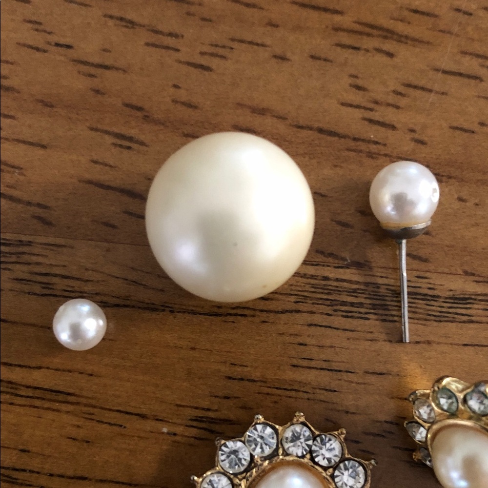 Costume Pearl and Gold Women's Earrings Jewelry - Picture 6 of 10